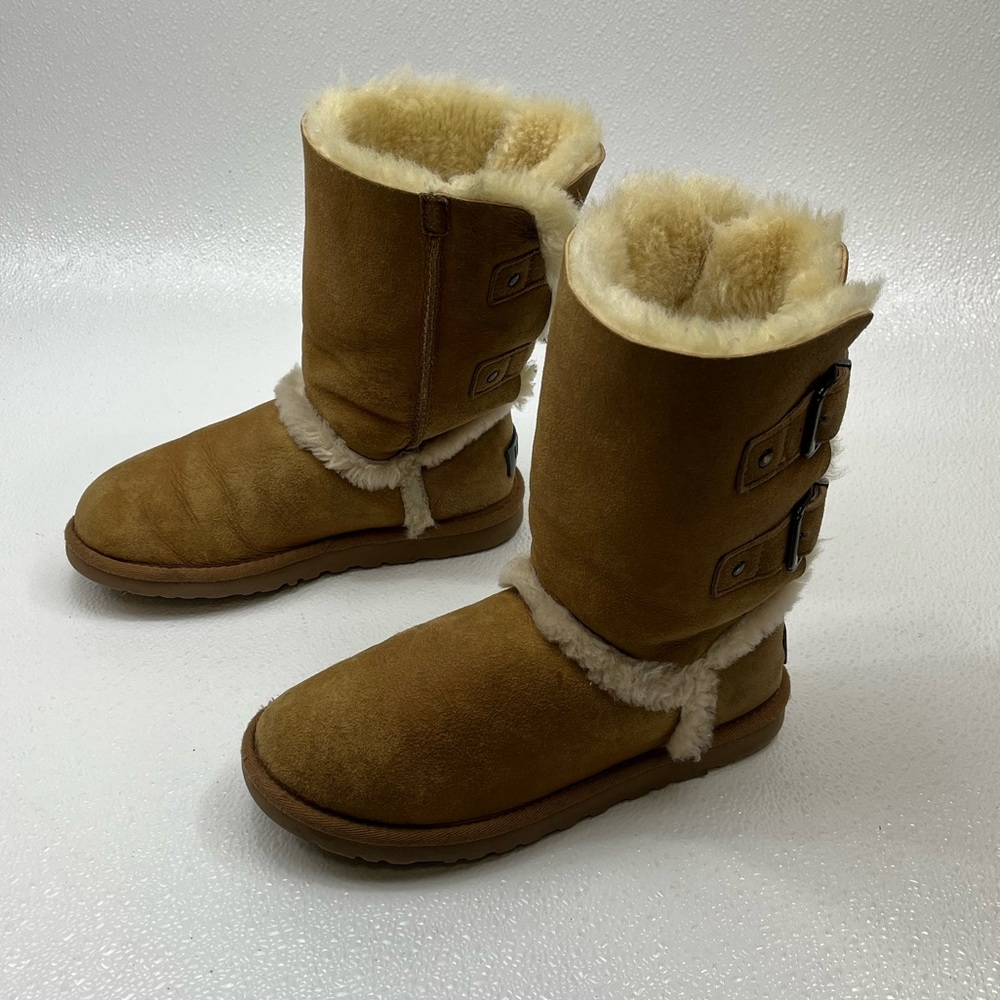 UGG 1008229 Women’s Insulated Winter Warm Boots Size 6